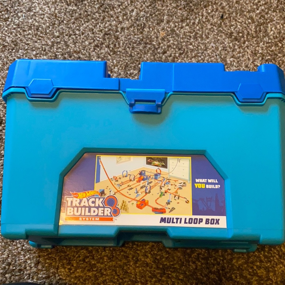 Hot wheels track builder system